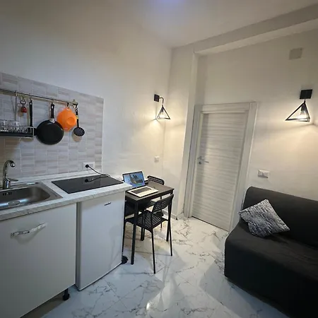 La Residenza Di Giovanni 10 Min To Airport And Center Easy Parking Mega Wifi 아파트 *