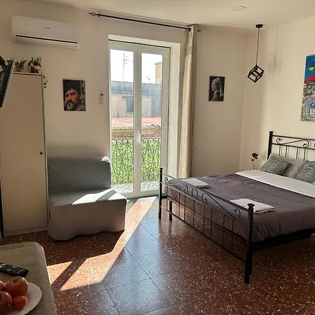 La Residenza Di Giovanni 10 Min To Airport And Center Easy Parking Mega Wifi * 나폴리